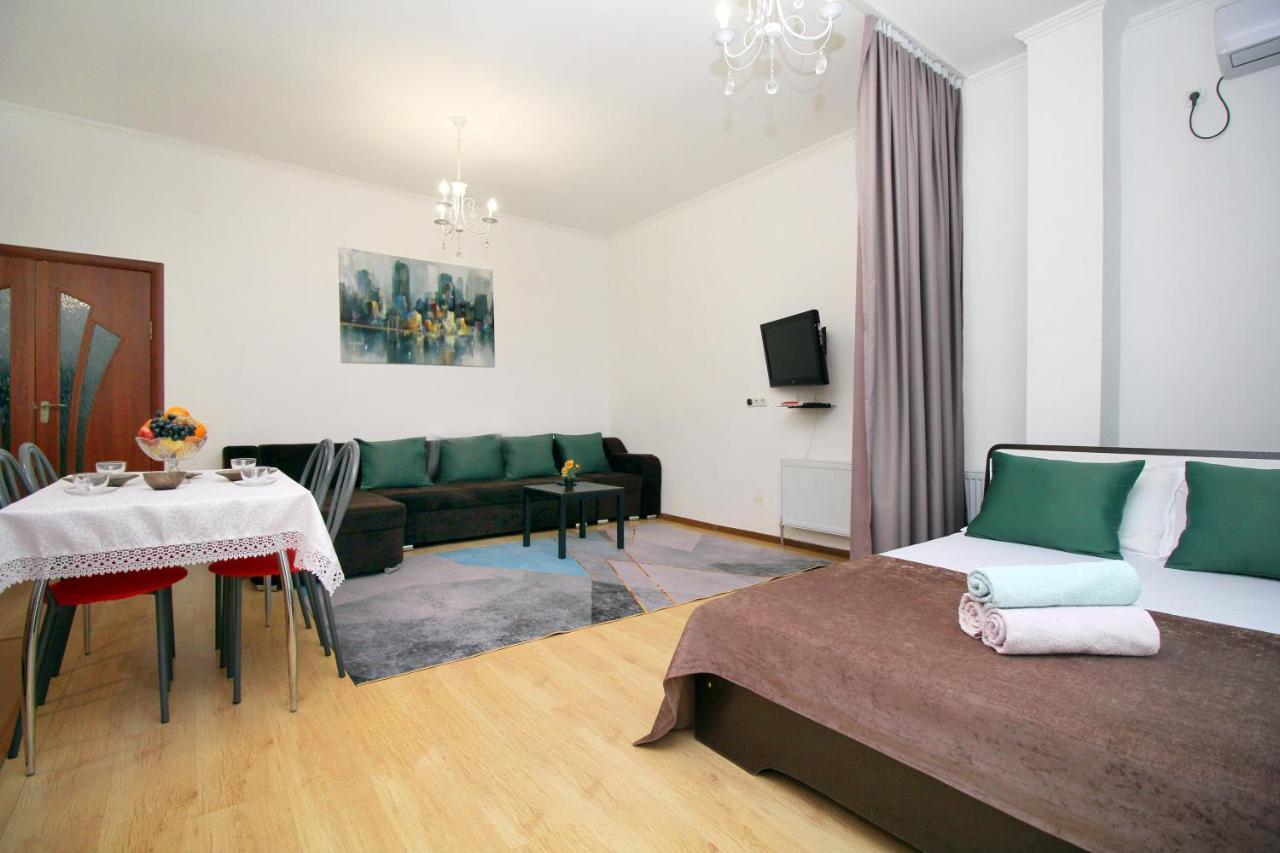 Уютные И Комфортные Квартиры В Жк Манхэттен Apartment Алма Ата Екстериор снимка